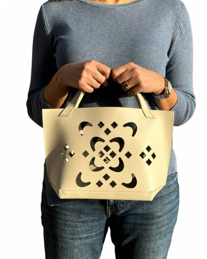 FLORA Off-White Tote Bag